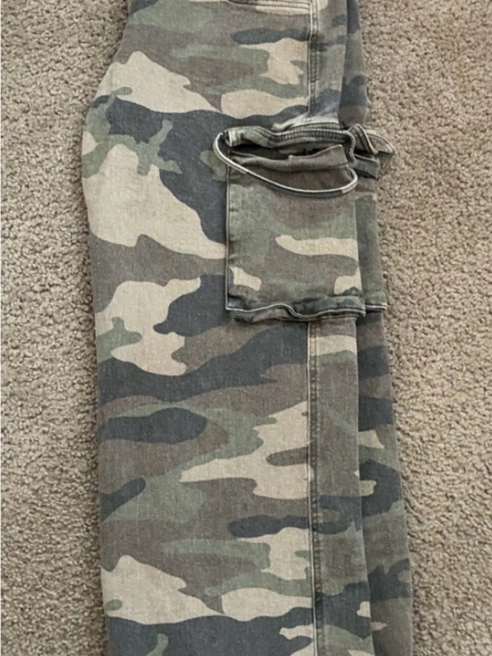 Women’s Camo Cargo Jeans - Green Camouflage